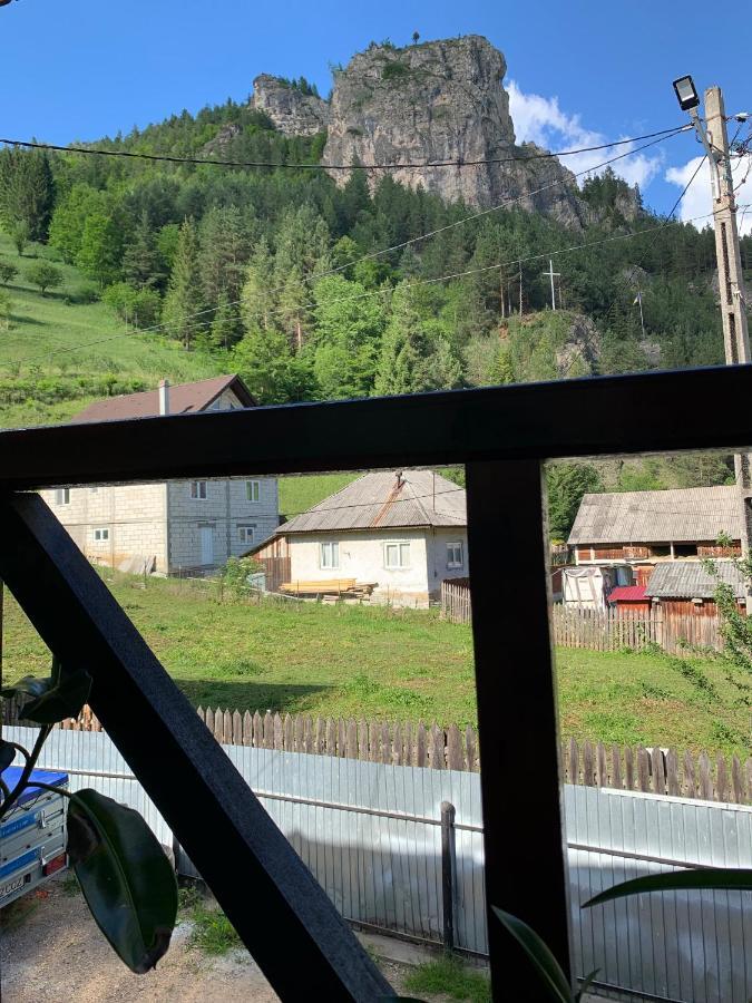 Acasa In Bicaz-Chei - Camere De Inchiriat Cheile Bicazului Eksteriør billede